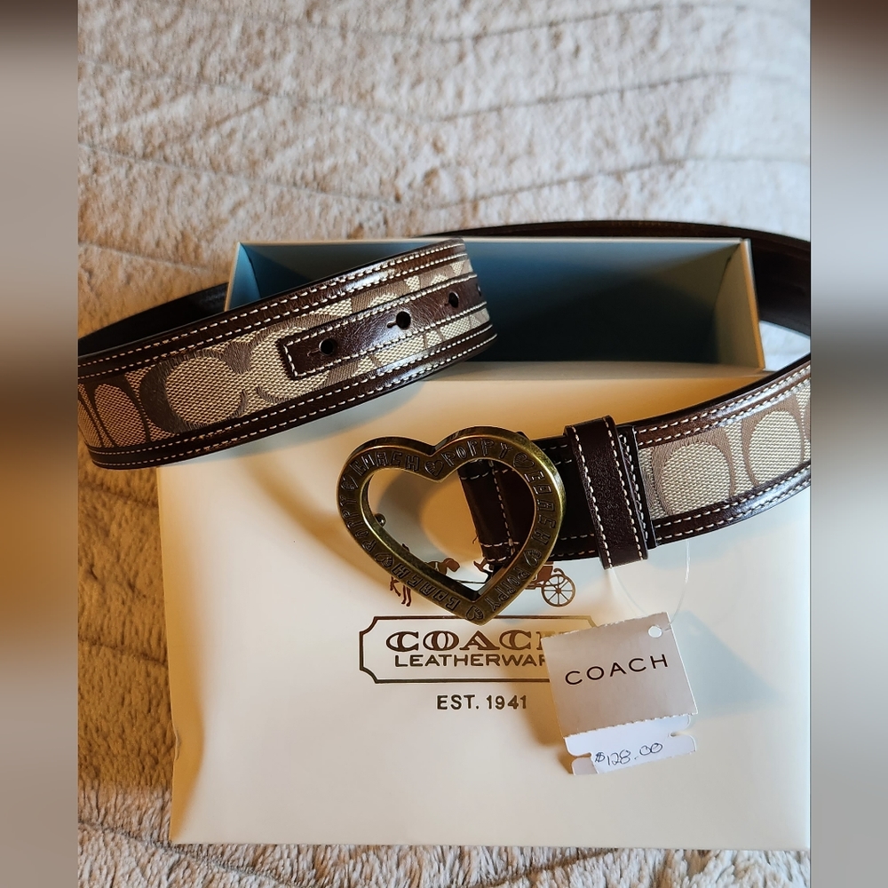 NWT Coach signature C belt